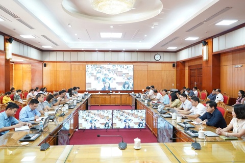 Chi bộ Trung tâm Phục vụ hành chính công - Thông tin tham gia Hội nghị toàn quốc nghiên cứu, học tập, quán triệt và triển khai thực hiện Nghị quyết Hội nghị lần thứ tư Ban Chấp hành Trung ương Đảng khóa XIV