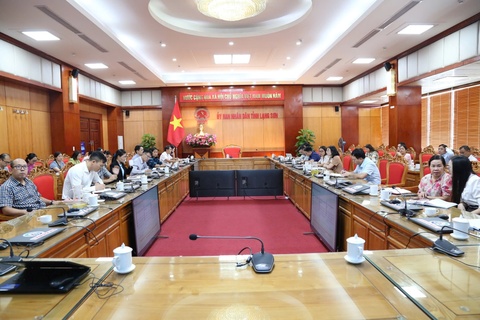 Chi bộ Trung tâm Phục vụ hành chính công - Thông tin tham gia Hội nghị nghiên cứu, học tập, quán triệt và triển khai thực hiện Nghị quyết Hội nghị  lần thứ tư Ban Chấp hành Trung ương Đảng khóa XIV